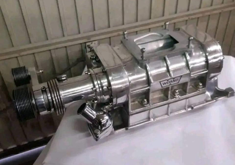 Load image into Gallery viewer, Polished Weiand 177 Blower for SBC - Complete Set in Excellent Condition!
