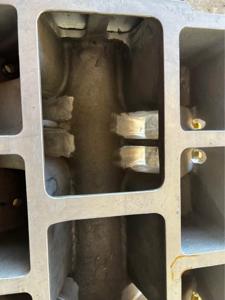 Load image into Gallery viewer, Clean SBC blower manifold intake
